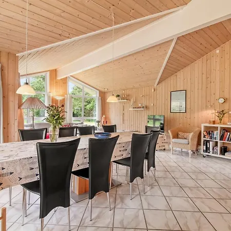 Aniki - 1-4km From The Sea By Interhome